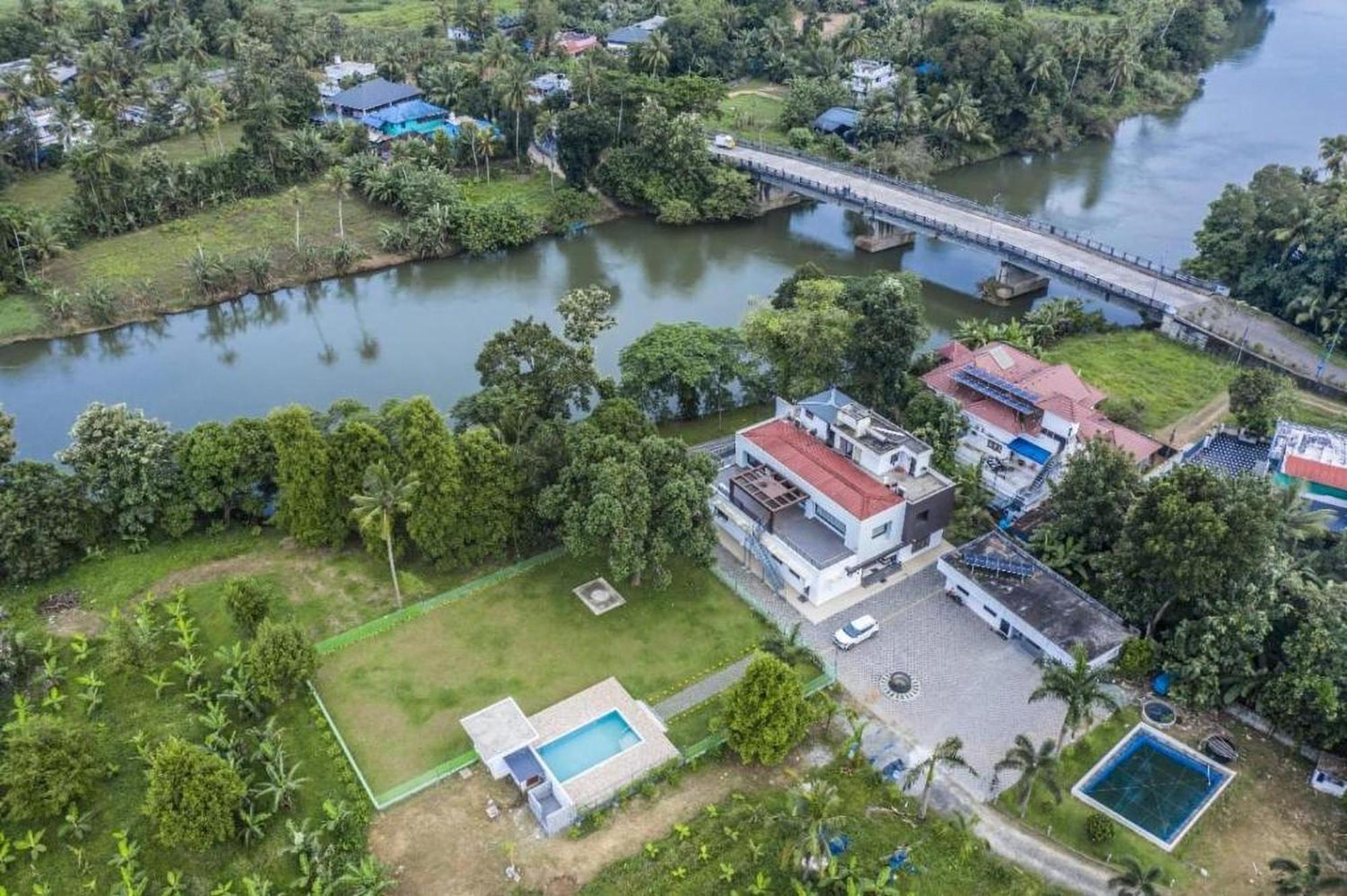 Nadhiyoram River Retreat Kochi Exterior photo