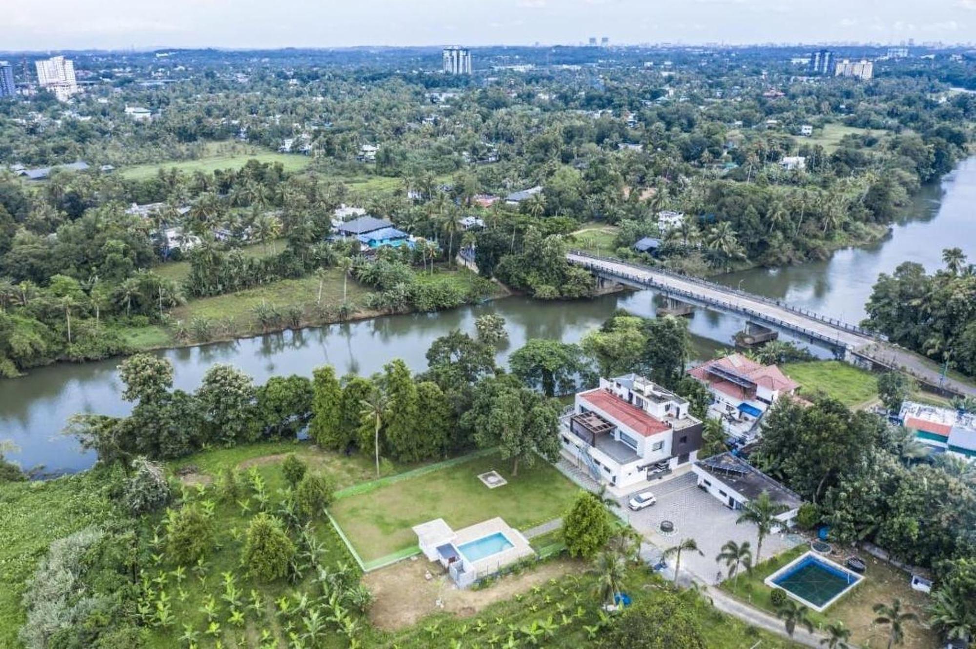 Nadhiyoram River Retreat Kochi Exterior photo